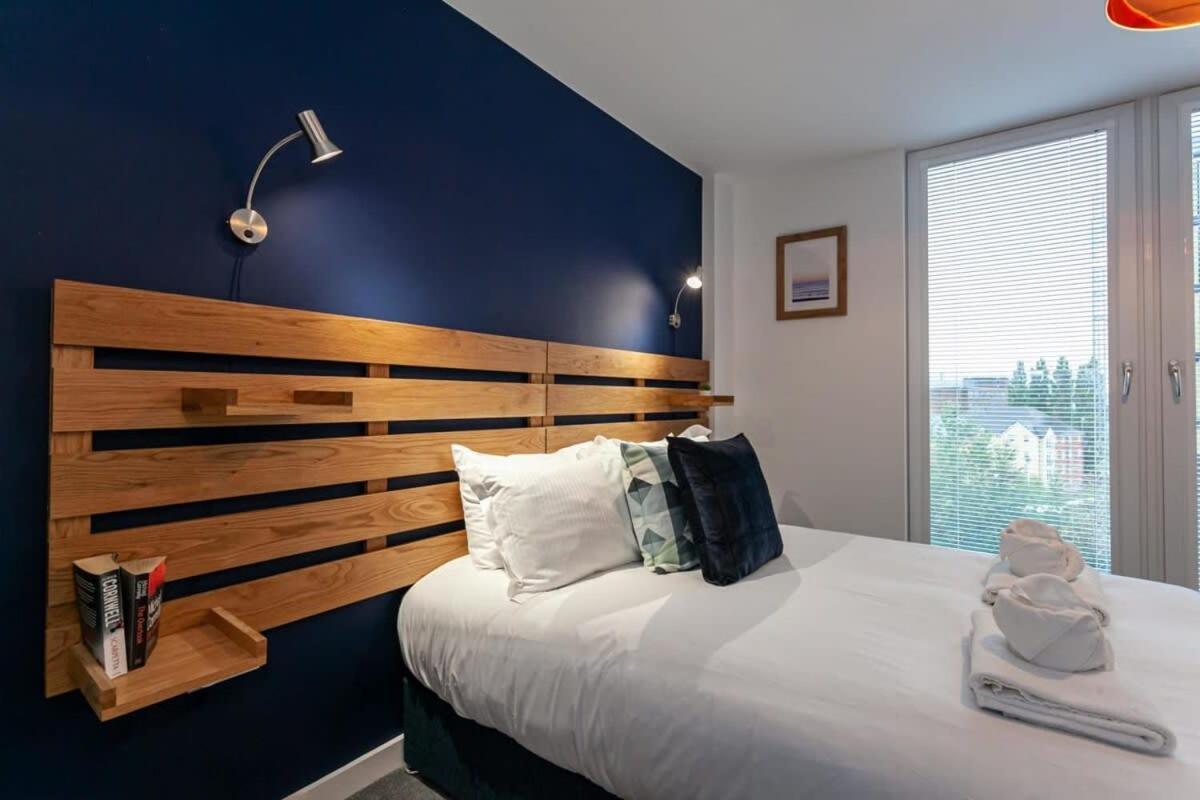 Superb 2 Bed Flat 5Min To Old Trafford Stadium Манчестер Экстерьер фото