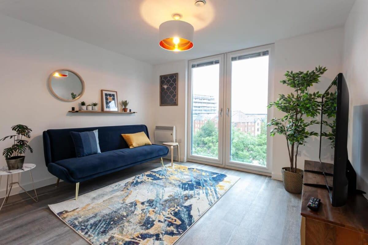 Superb 2 Bed Flat 5Min To Old Trafford Stadium Манчестер Экстерьер фото